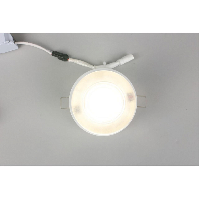 Светильник Omnilux OML-103009-08